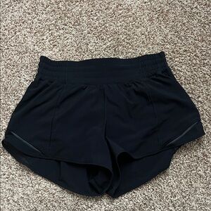 Lululemon Hotty hot short 2.5 inch